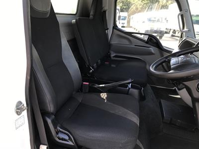 2021 Mitsubishi Canter - Thumbnail