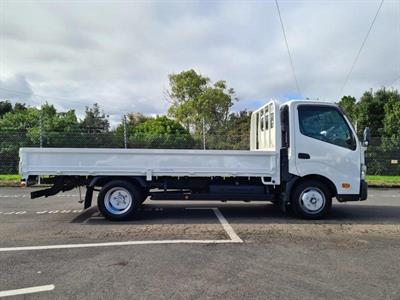 2017 Toyota Dyna - Thumbnail