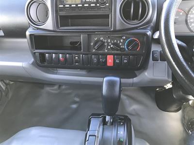 2013 Toyota Dyna - Thumbnail