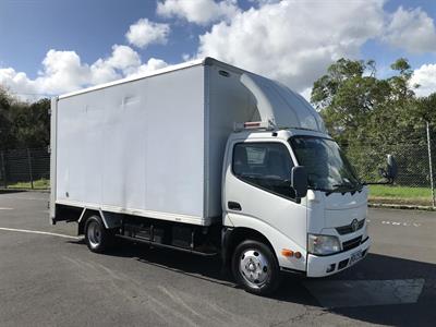 2013 Toyota Dyna - Thumbnail