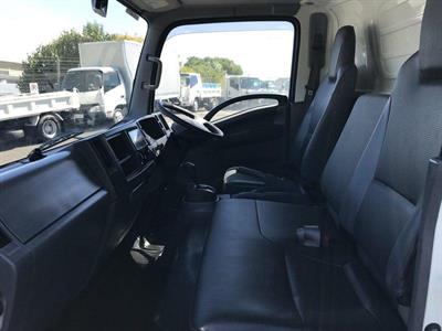 2019 Isuzu Elf - Thumbnail