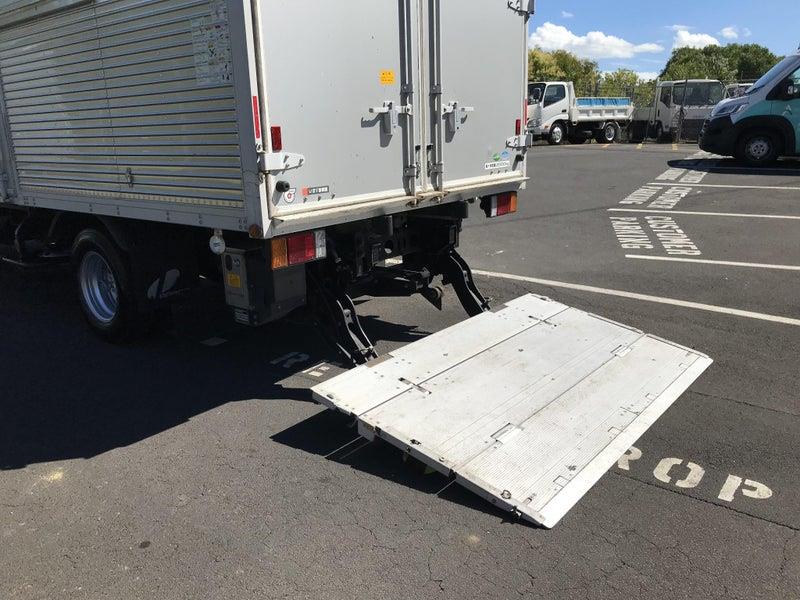 2019 Isuzu Elf