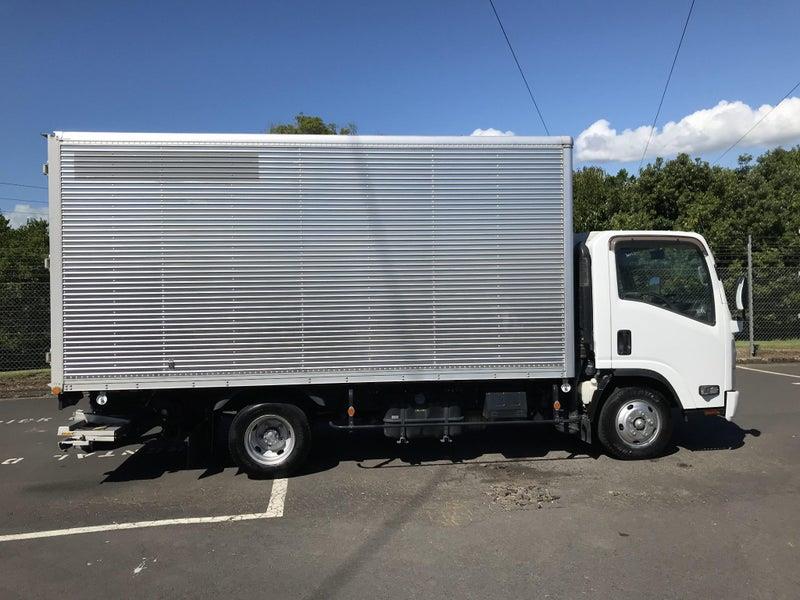 2019 Isuzu Elf