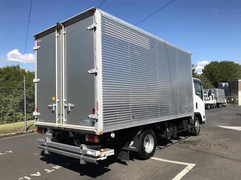 2019 Isuzu Elf