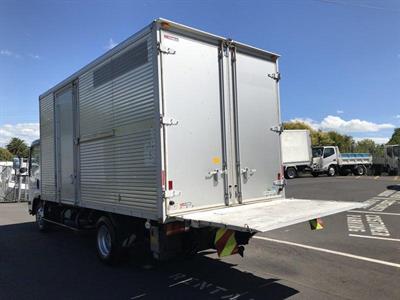 2019 Isuzu Elf - Thumbnail