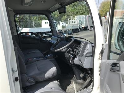 2018 Isuzu Elf - Thumbnail