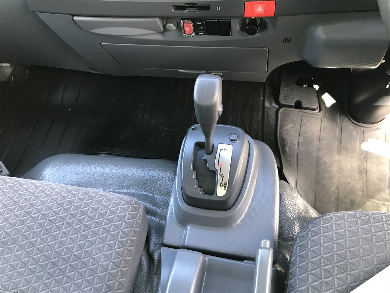 2018 Isuzu Elf