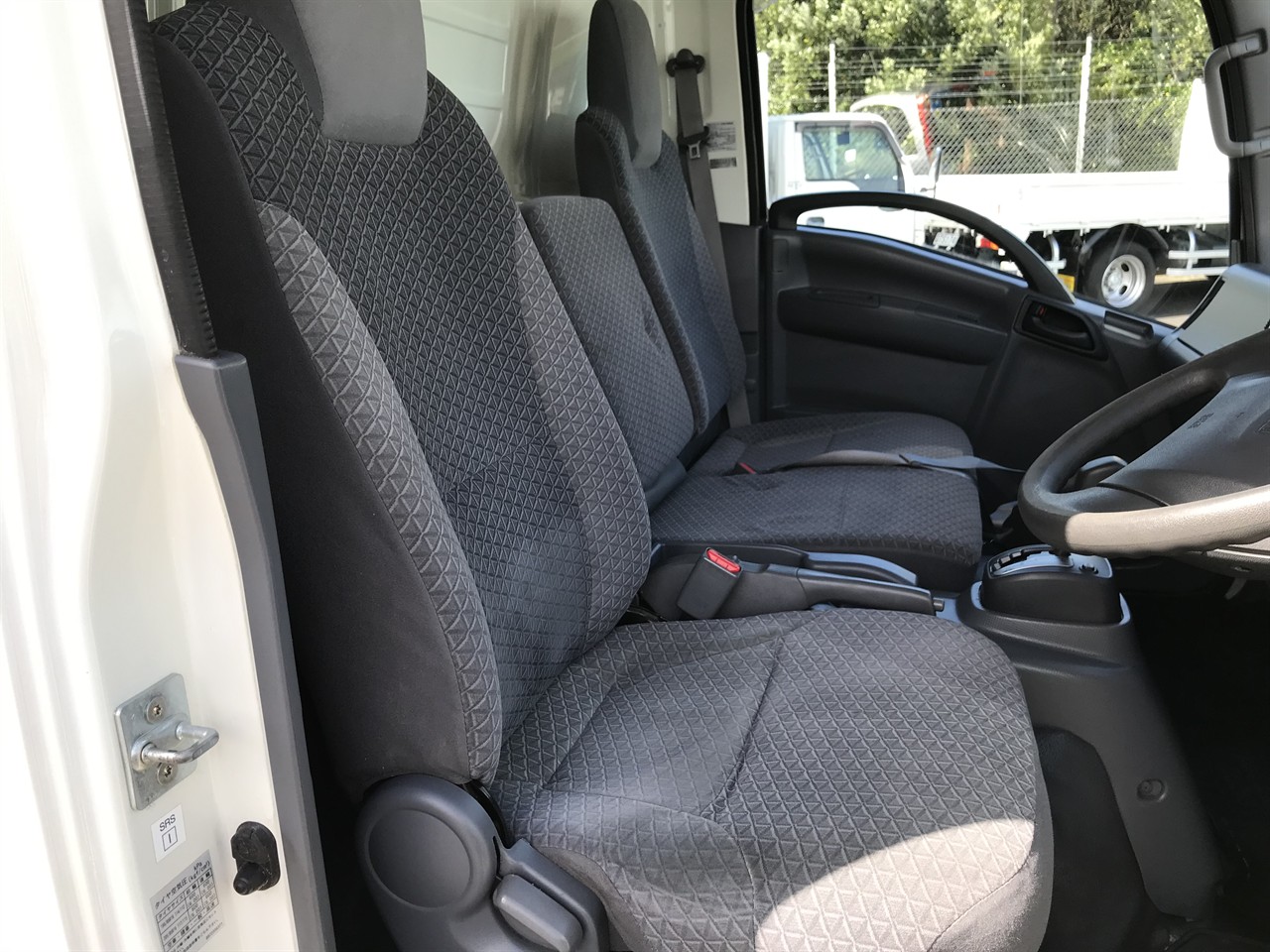 2018 Isuzu Elf