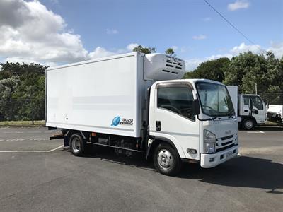 2018 Isuzu Elf - Thumbnail