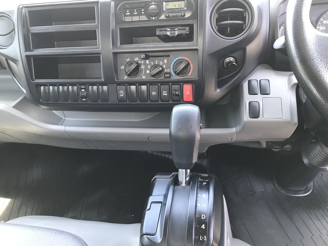 2017 Hino Dutro