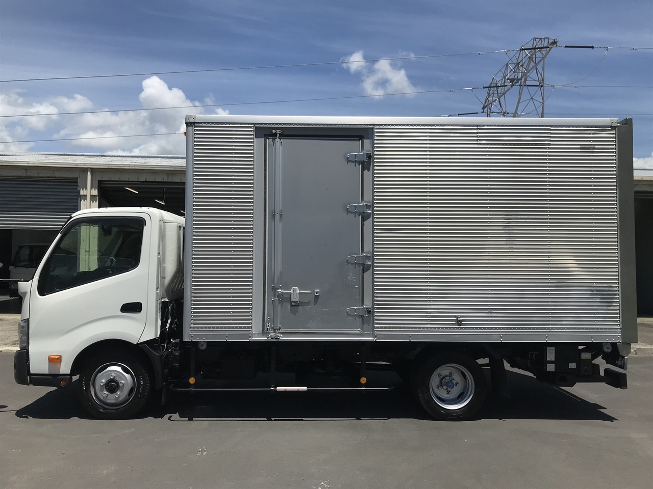2017 Hino Dutro