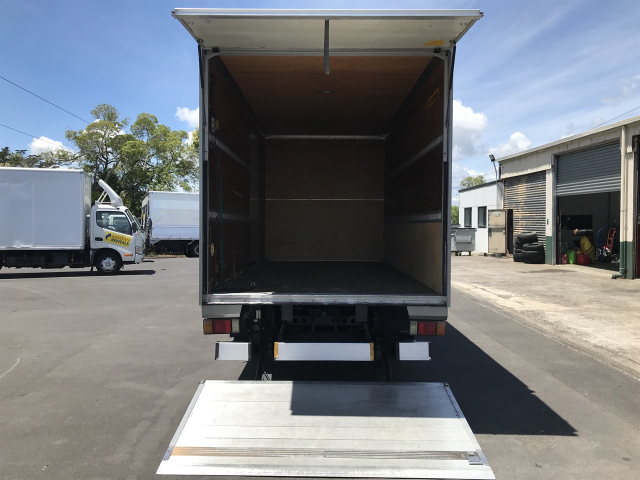 2017 Hino Dutro