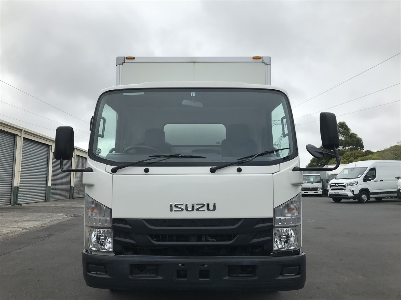 2015 Isuzu Elf