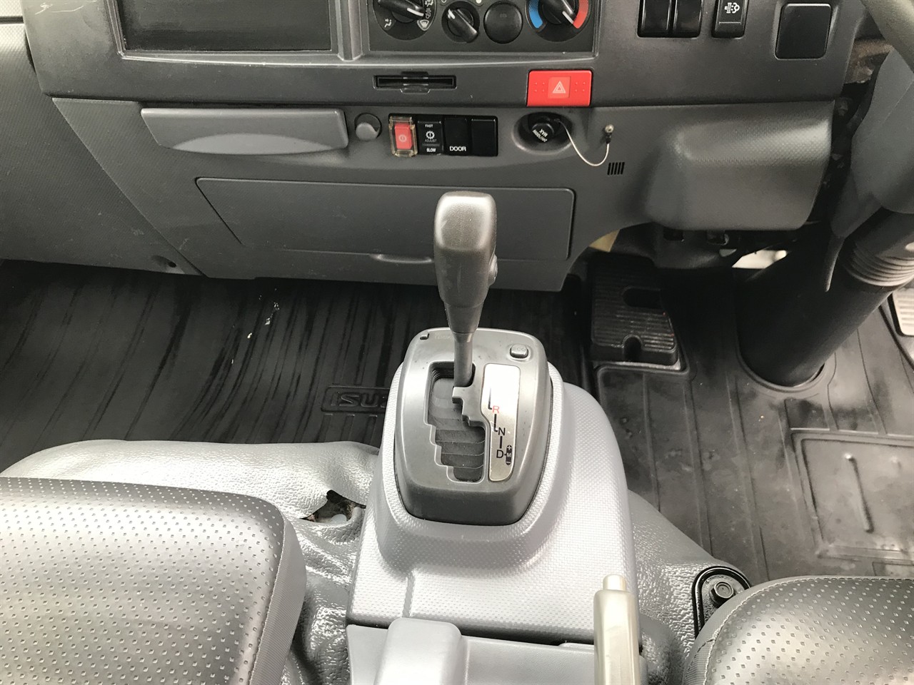 2015 Isuzu Elf
