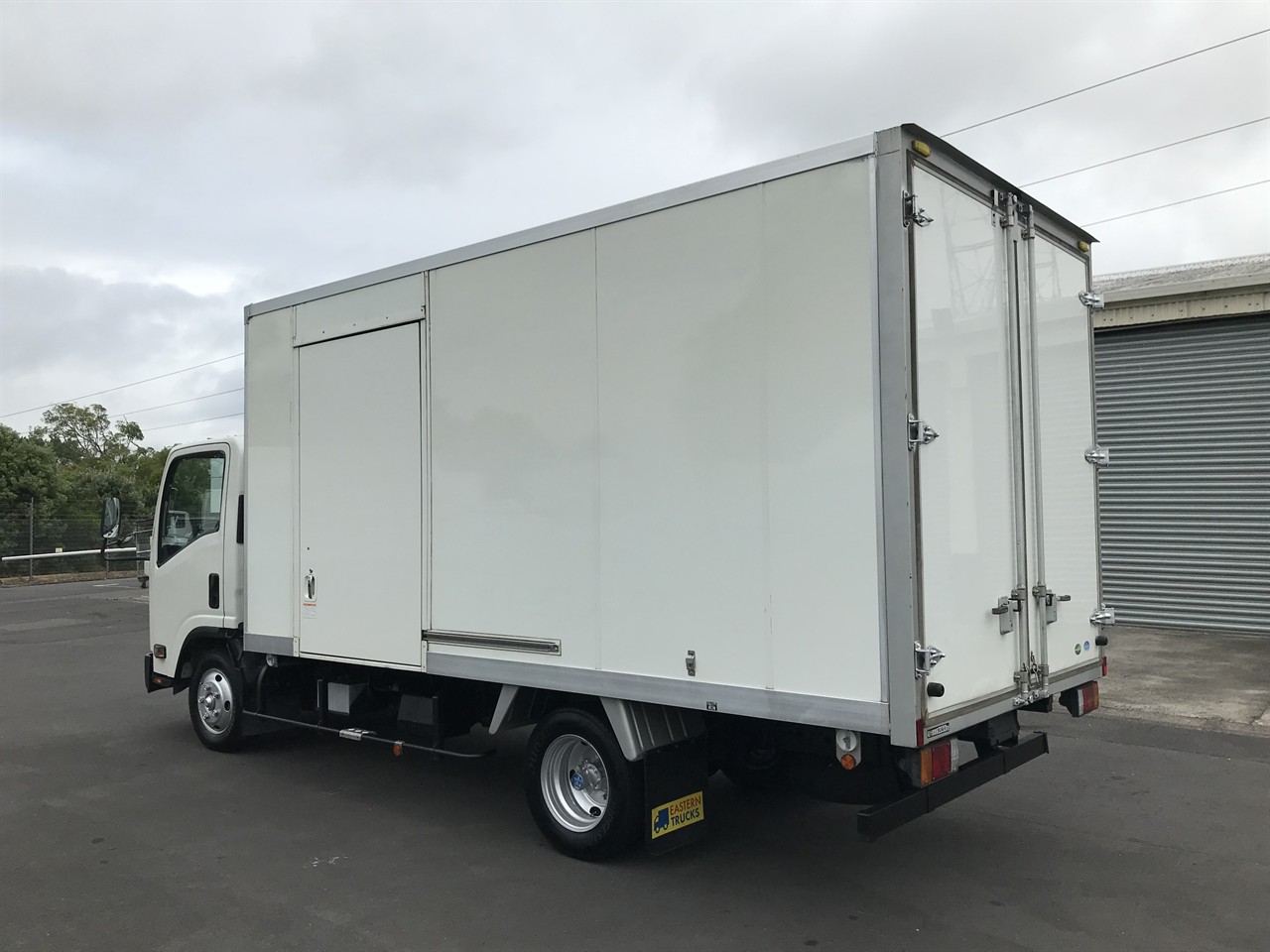 2015 Isuzu Elf