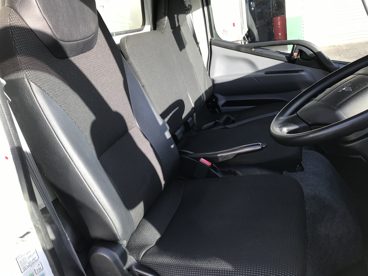 2016 Mitsubishi Canter