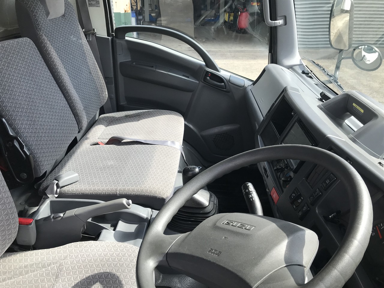 2019 Isuzu Elf