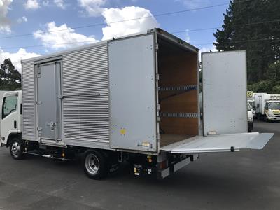 2019 Isuzu Elf - Thumbnail