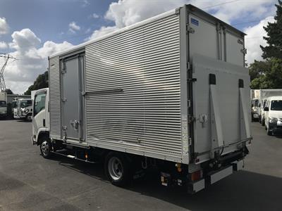 2019 Isuzu Elf - Thumbnail