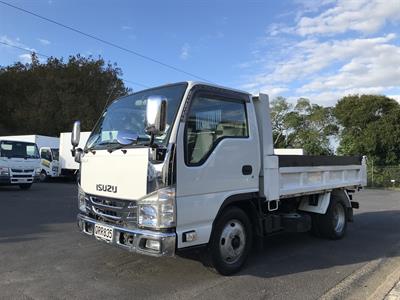 2017 Isuzu Elf
