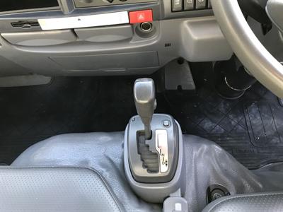 2017 Isuzu Elf - Thumbnail