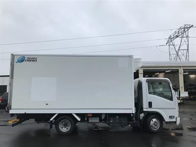2018 Isuzu Elf - Thumbnail