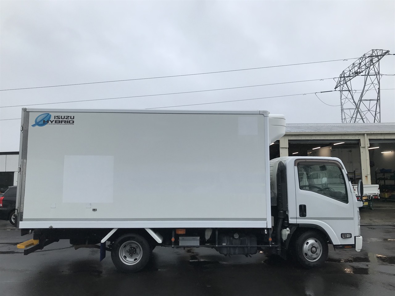 2018 Isuzu Elf