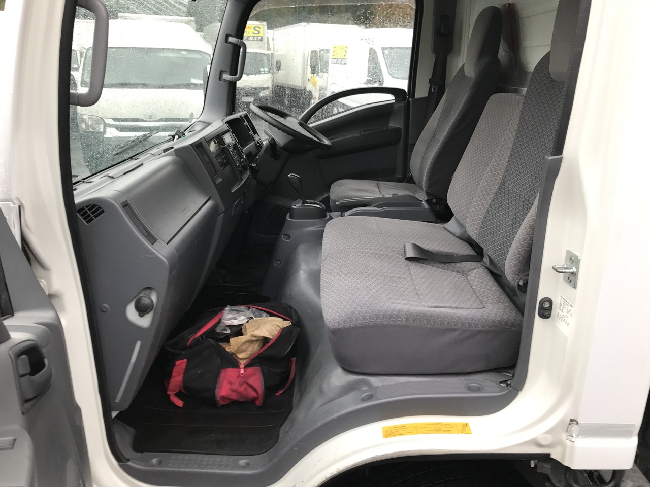 2018 Isuzu Elf