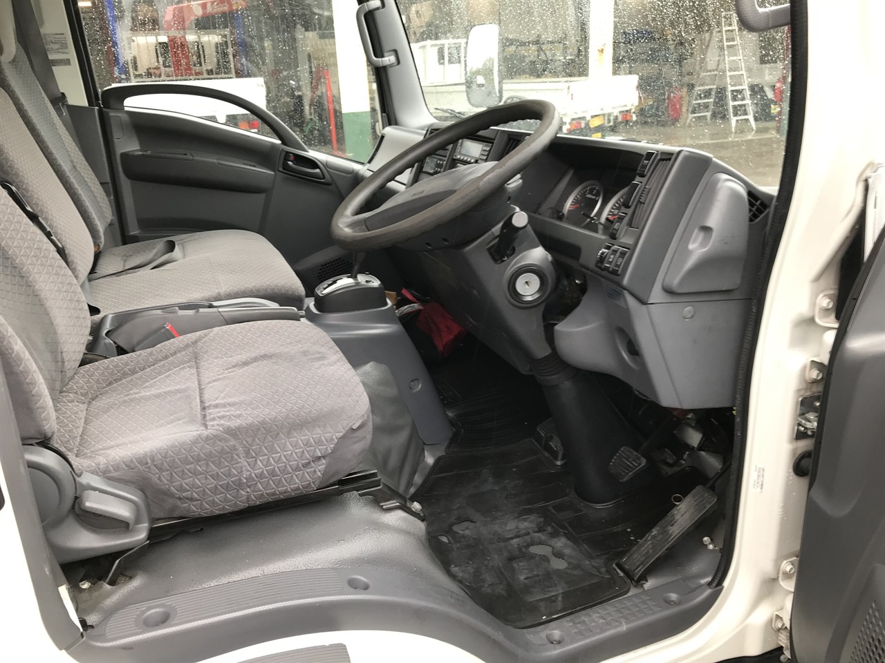 2018 Isuzu Elf