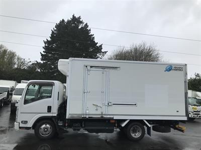 2018 Isuzu Elf - Thumbnail