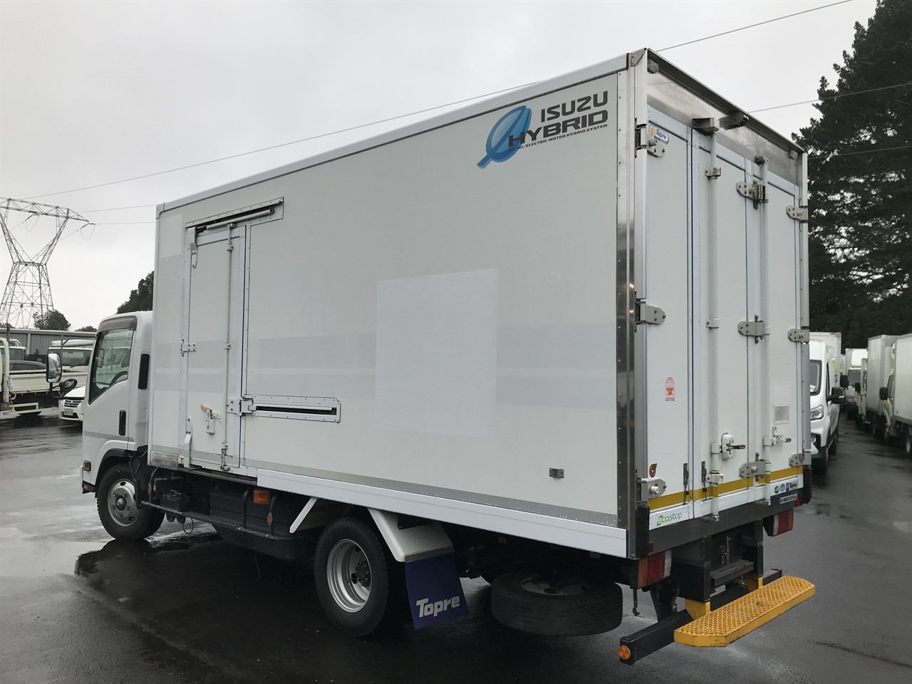 2018 Isuzu Elf