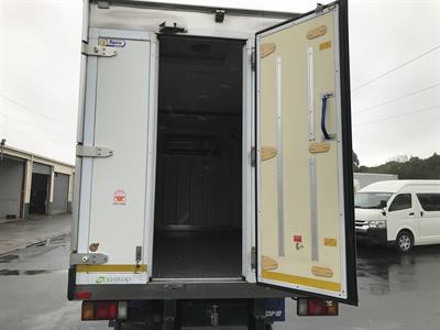 2018 Isuzu Elf - Thumbnail