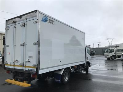 2018 Isuzu Elf - Thumbnail