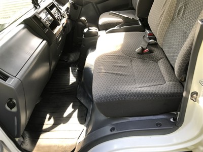 2018 Isuzu Elf - Thumbnail