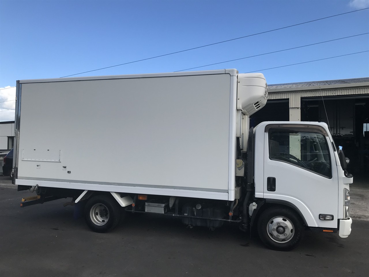 2018 Isuzu Elf