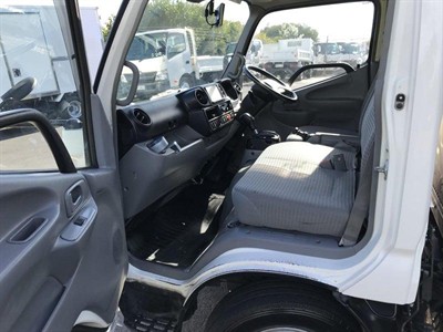 2016 Hino Dutro - Thumbnail