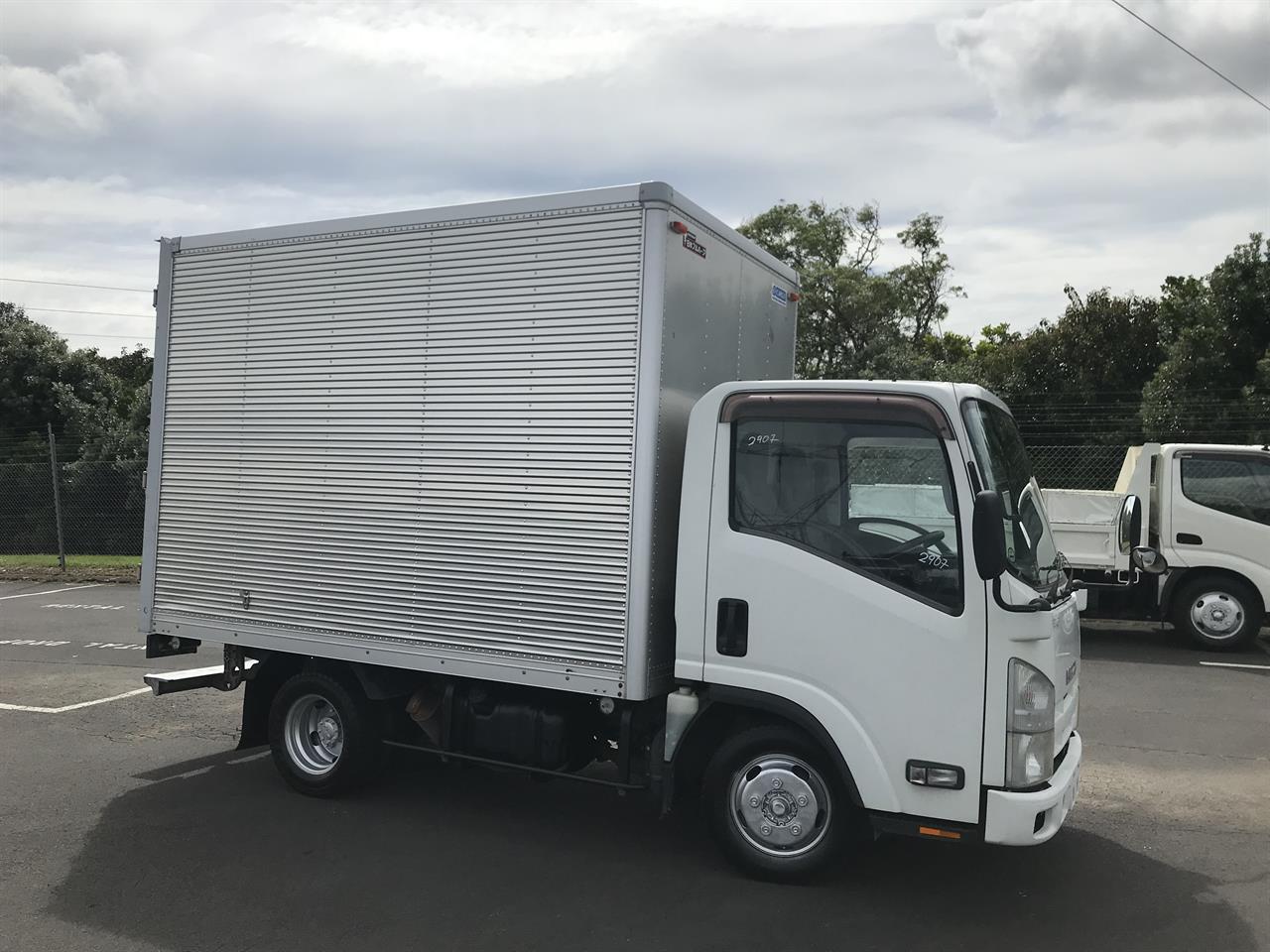2014 Isuzu Elf