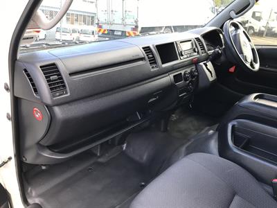 2017 Toyota Hiace - Thumbnail