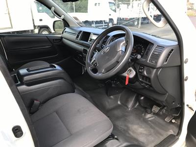 2017 Toyota Hiace - Thumbnail