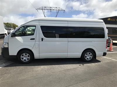 2017 Toyota Hiace - Thumbnail