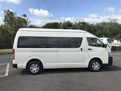 2017 Toyota Hiace - Thumbnail