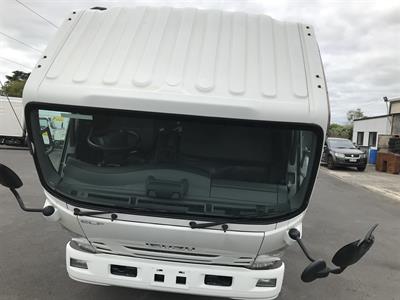 2020 Isuzu Elf - Thumbnail