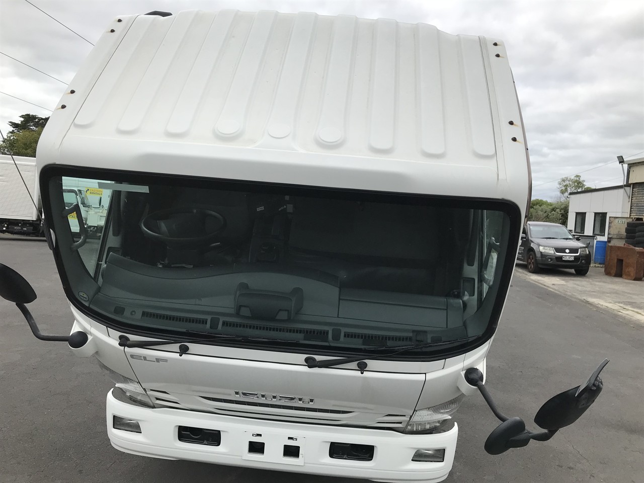 2020 Isuzu Elf