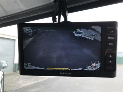 2020 Isuzu Elf - Thumbnail