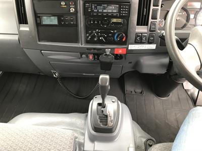 2020 Isuzu Elf - Thumbnail