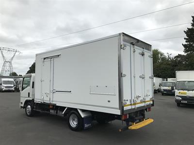 2020 Isuzu Elf - Thumbnail