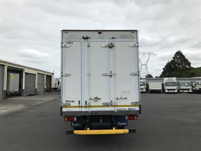 2020 Isuzu Elf - Thumbnail