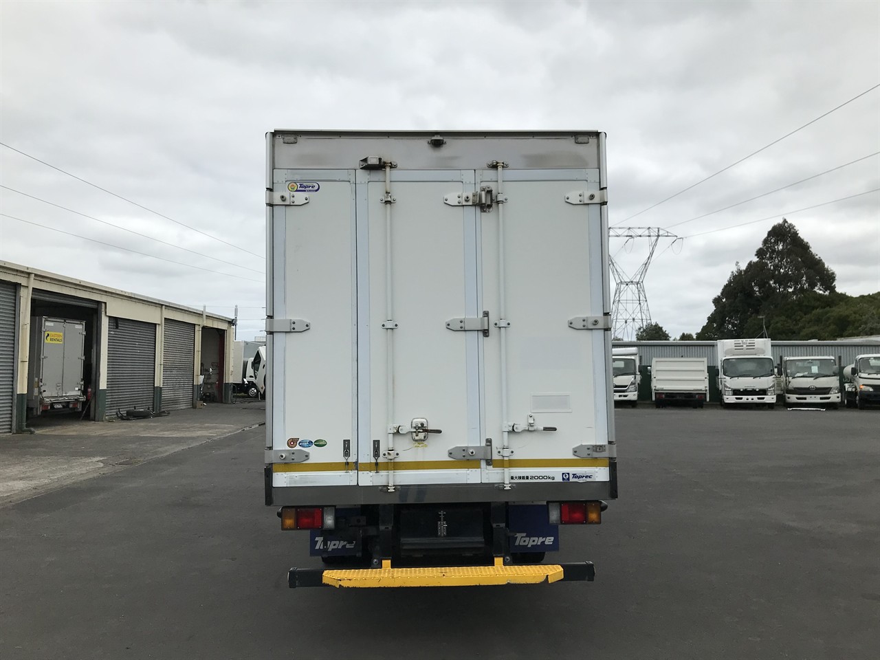 2020 Isuzu Elf