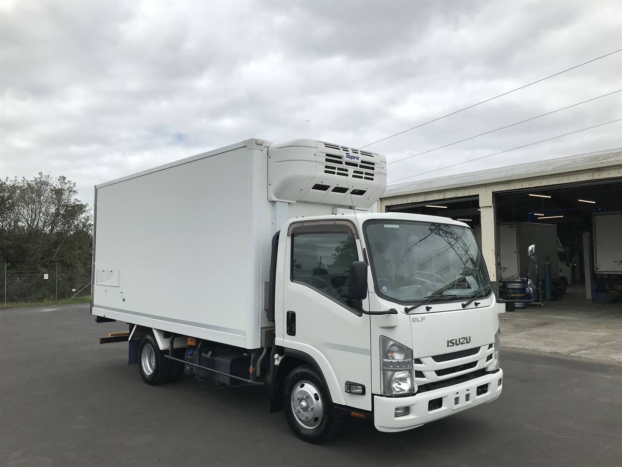 2020 Isuzu Elf