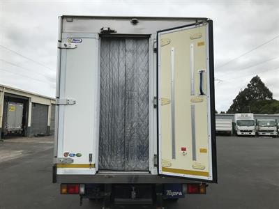 2020 Isuzu Elf - Thumbnail